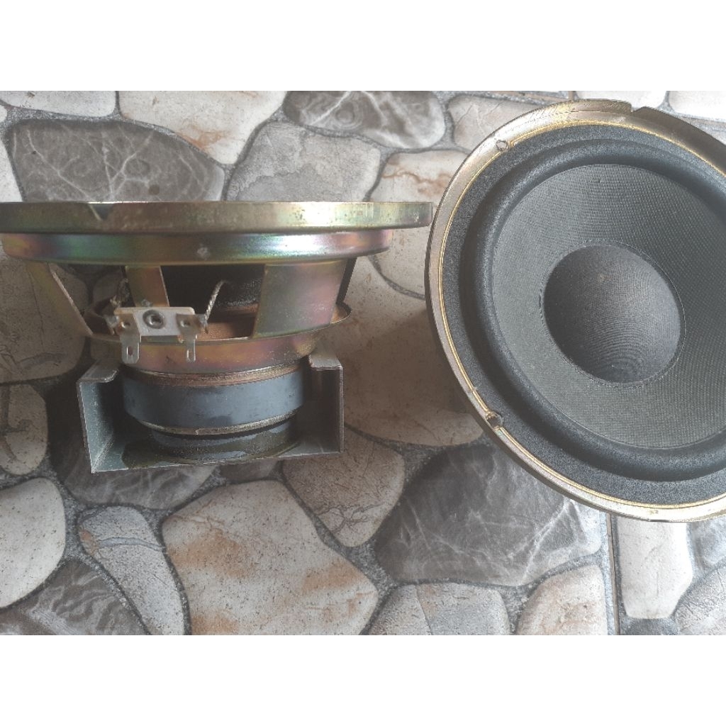 Speaker 6 inch Merk Aiwa