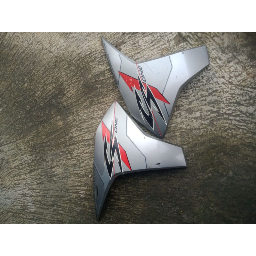 cover body samping depan honda cs1 original