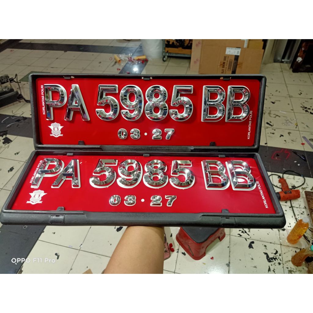 PLAT NOMOR MOBIL VARIASI / PLAT TIMBUL CHROME DASAR PLAT MERAH