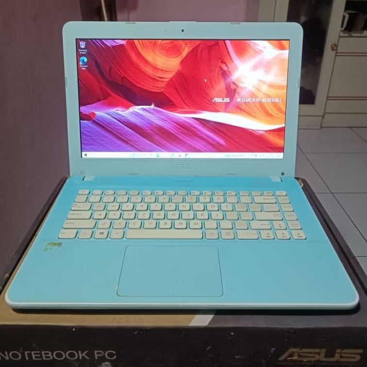 ASUS X441N Intel Celeron N3350 Ram 4 + HDD 500 GB Fullset