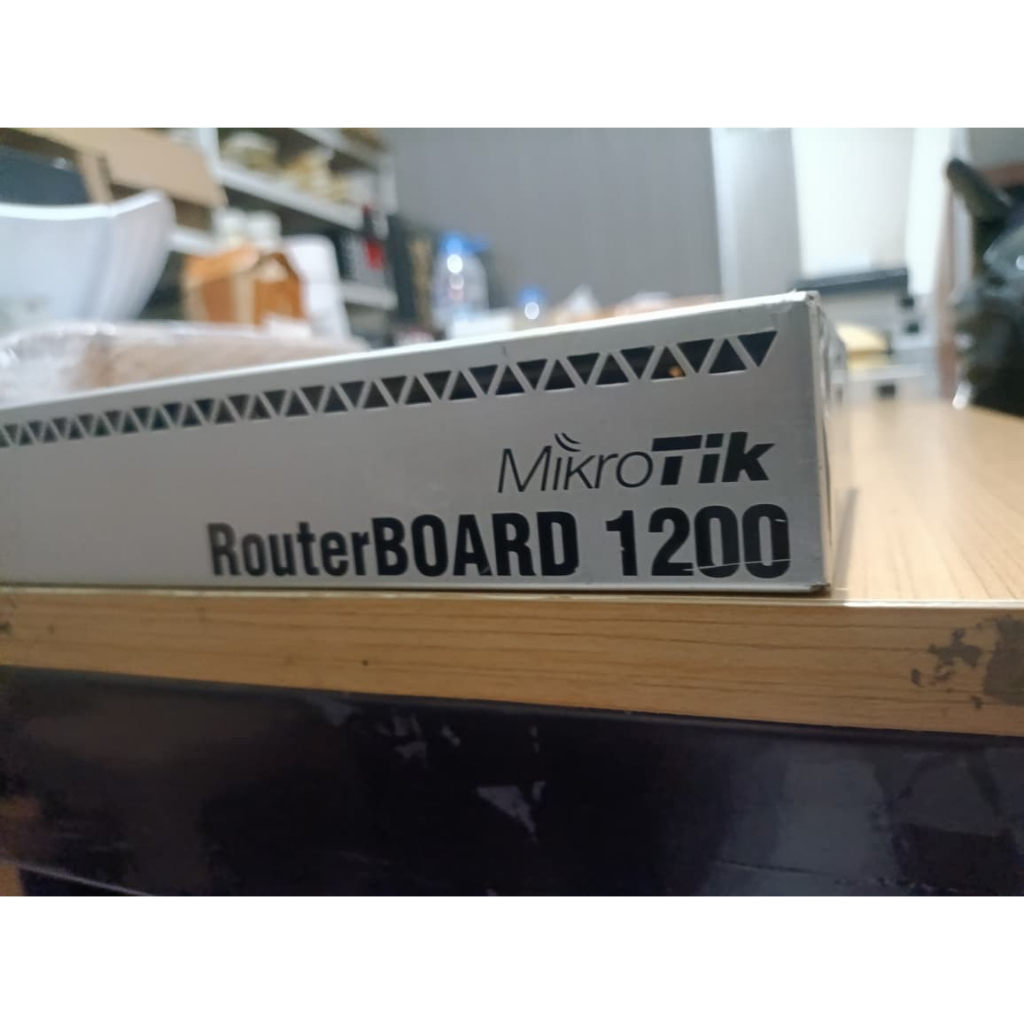 MikroTik RB1200 Routerboard