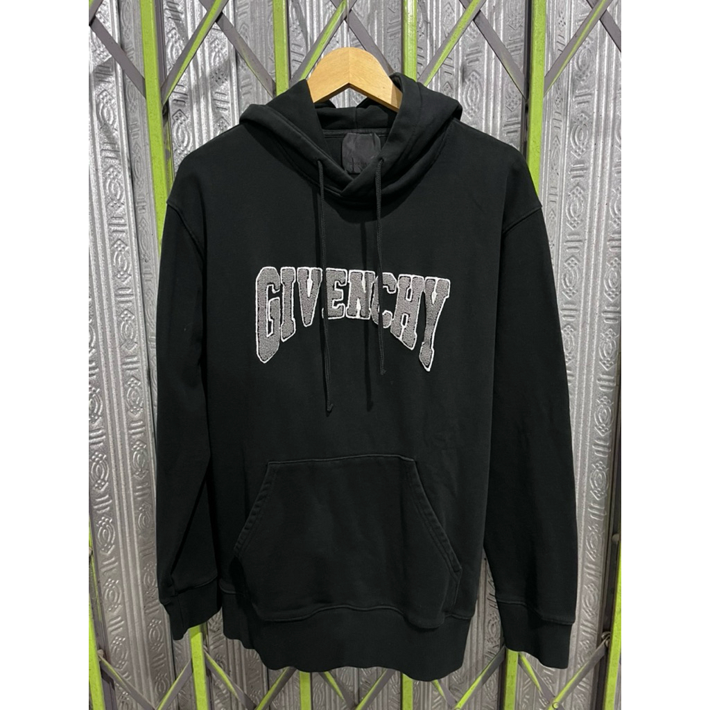 Givenchy preloved