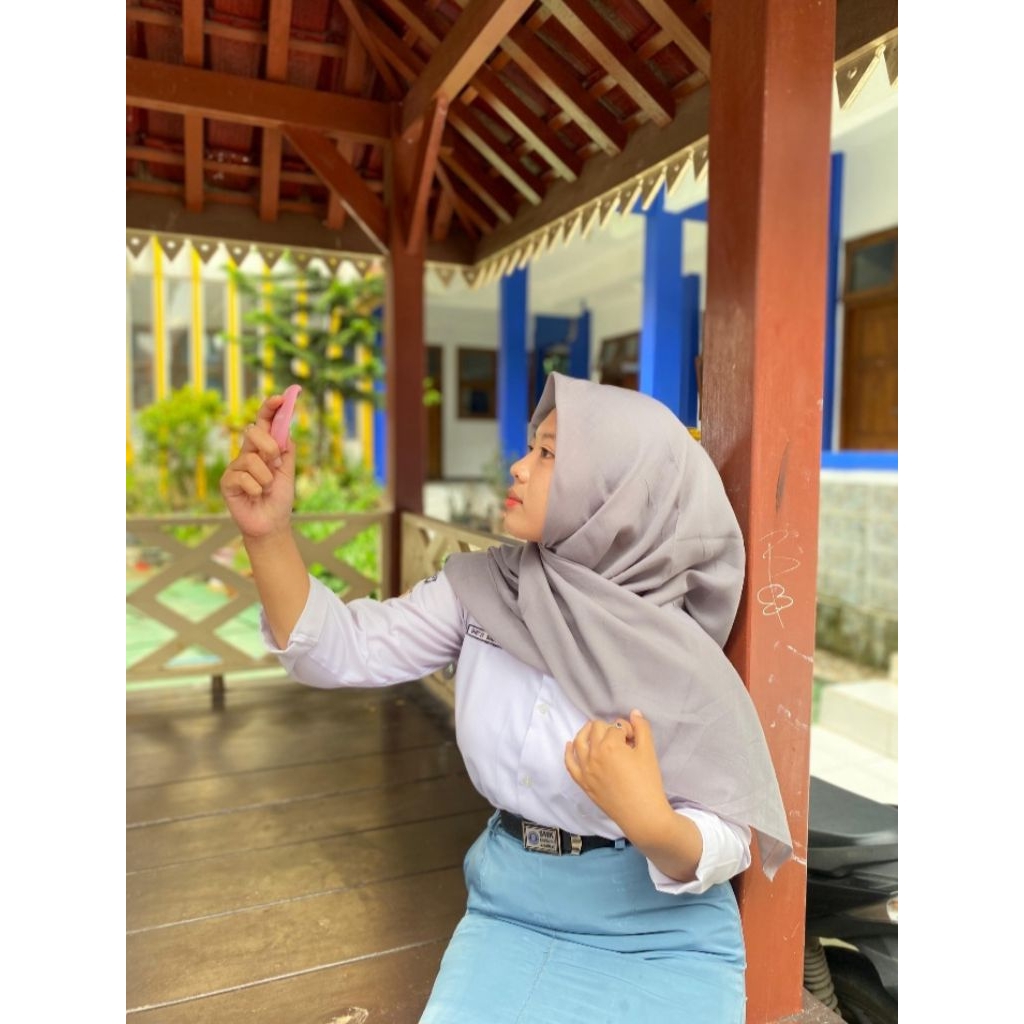 HIJAB SEGI EMPAT VARISHA-KERUDUNG SEGI EMPAT VARISHA