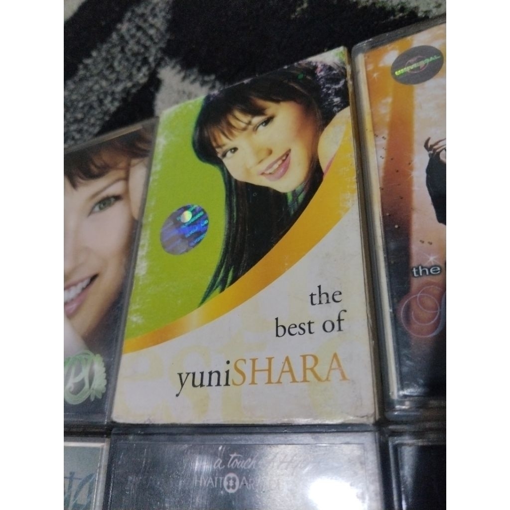 kaset pita yuni shara / the best of