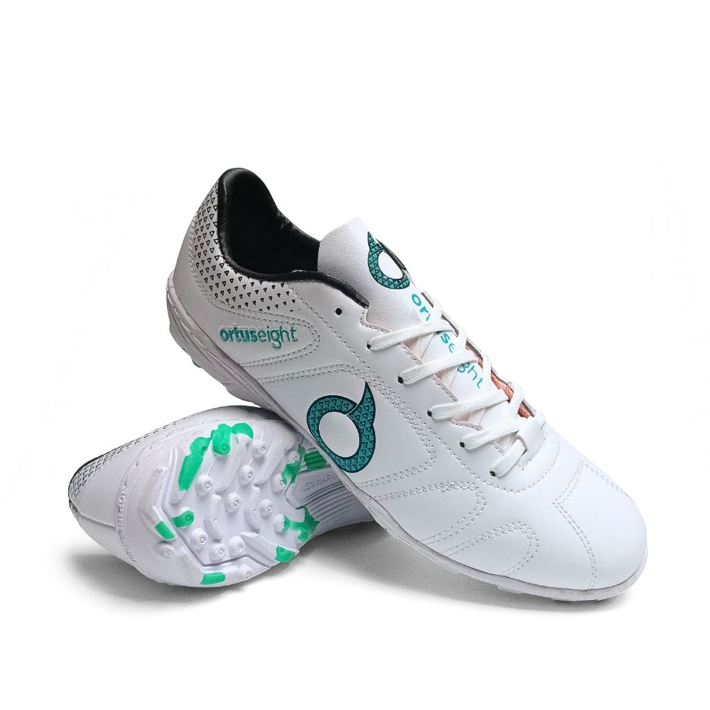 Sepatu Futsal Mini Soccer Pria Wana putih/Sepatu Futsal Sol Gerigi Sudah Dijahit Kekinian Ukuran 38 