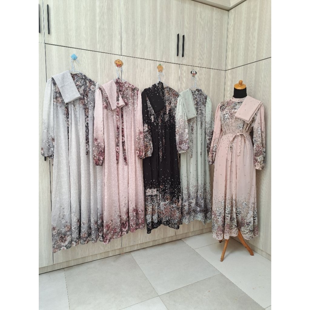 Set Gamis Plus Jilbab Segi Empat
