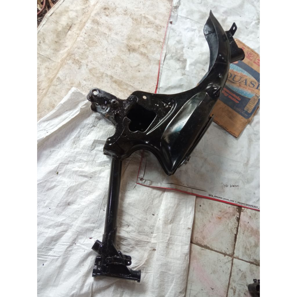 rangka tangki Honda Astrea Star custom c70 cat baru hitam kilap
