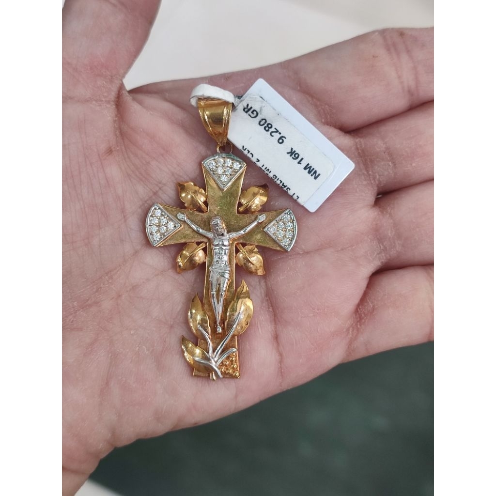 Liontin emas 70 salib daun