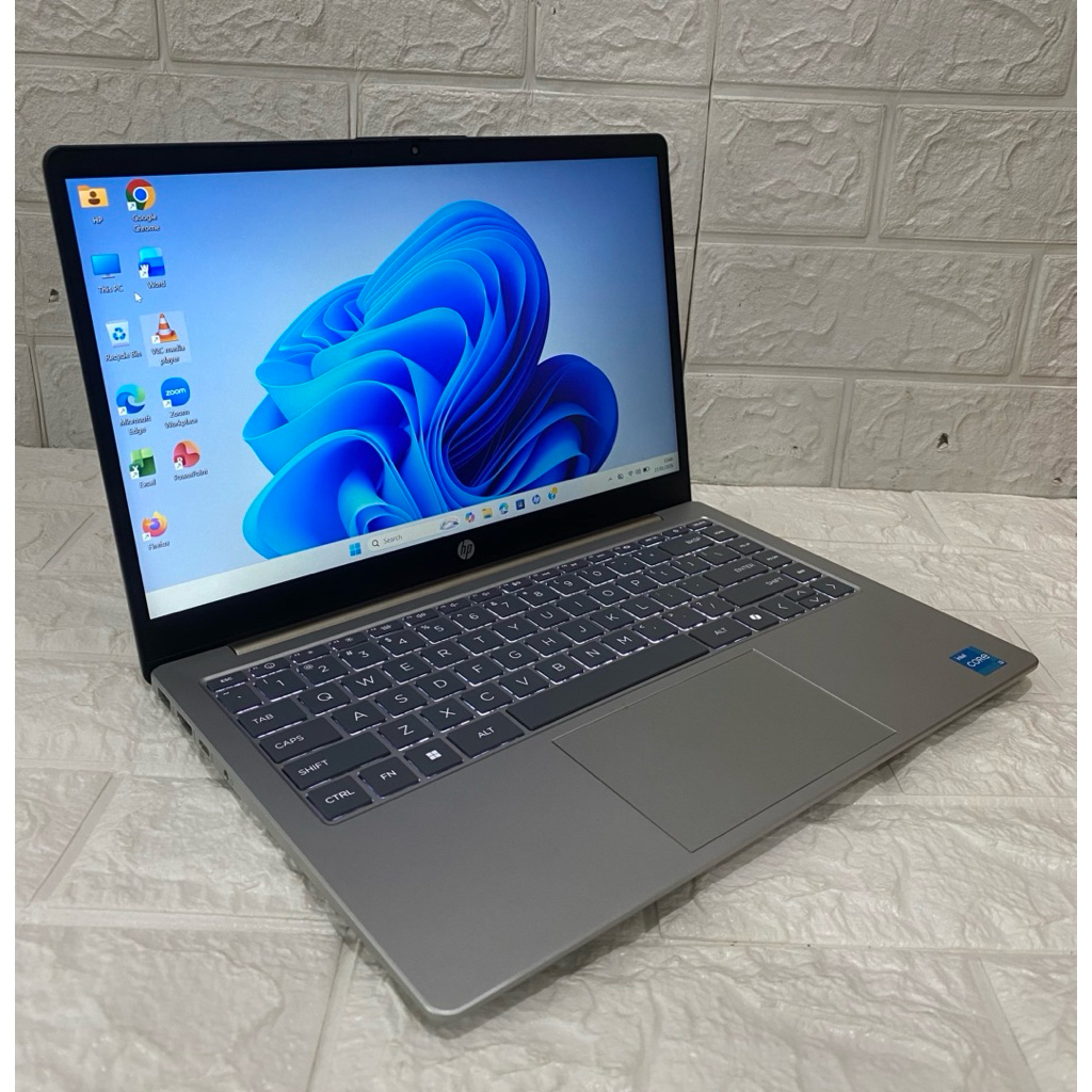 laptop Hp 14 Intel cor i3-1315U SSD 512