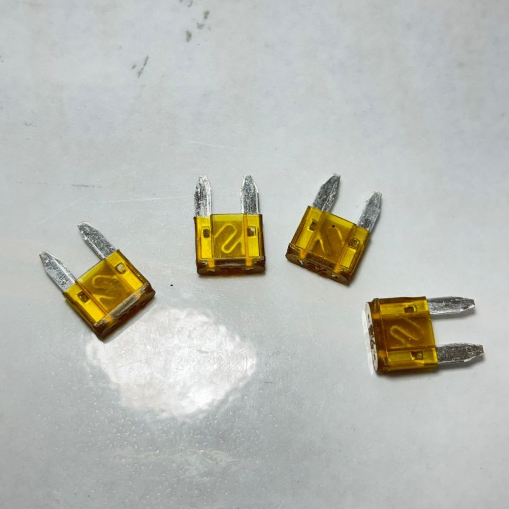 JHN_SPAREPART | Fuse Sekring Tancap Mini Sekring Tusuk 7.5A Sekering Kecil Ukuran Ampere Original