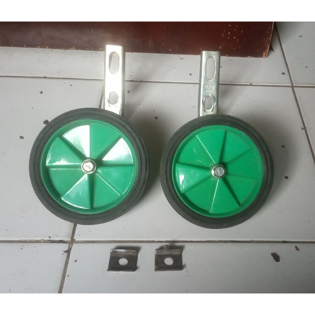 Roda Bantu Sepeda Anak 2 Lubang 12 dan 16 Seken