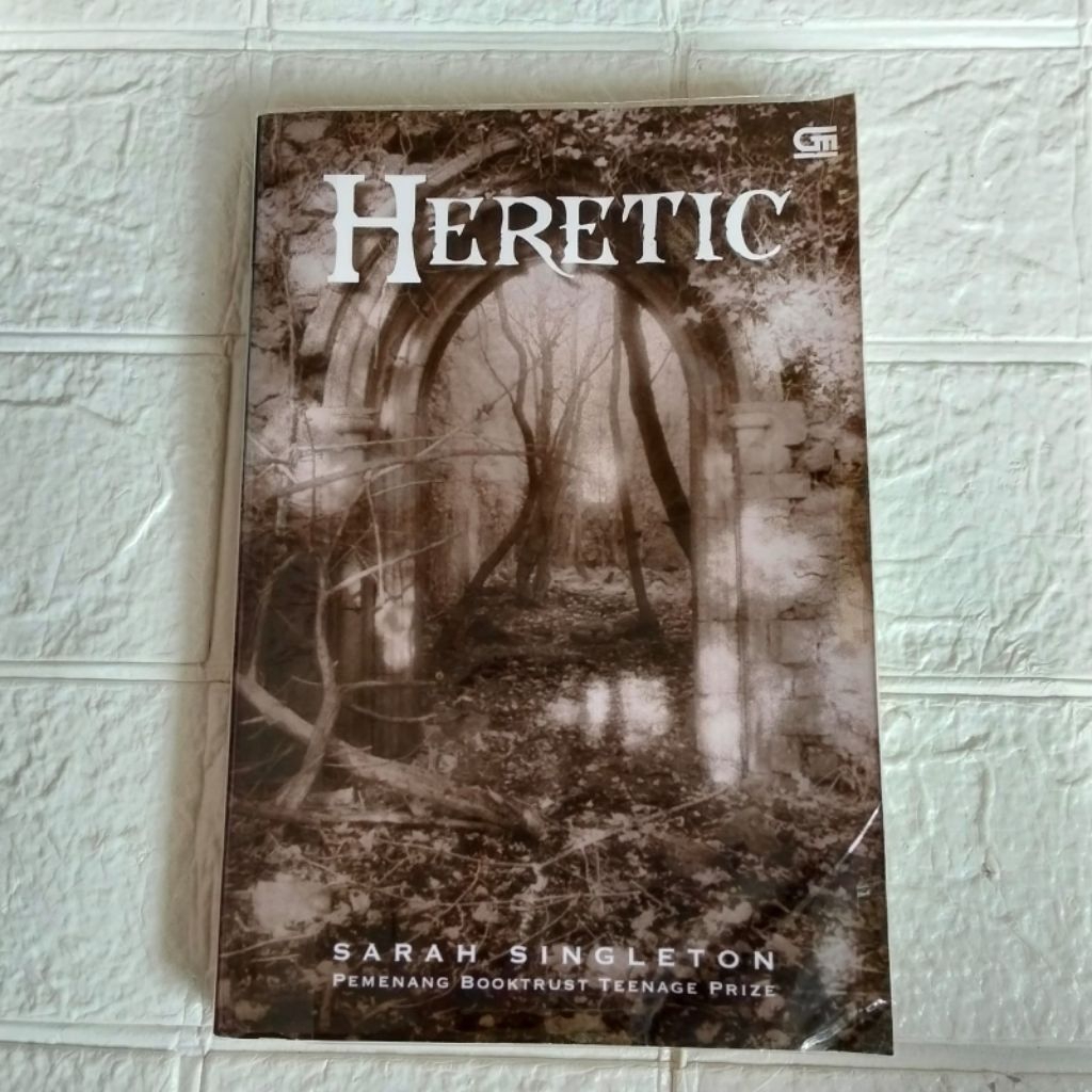 BUKU BEKAS ORI 100% - HERETIC