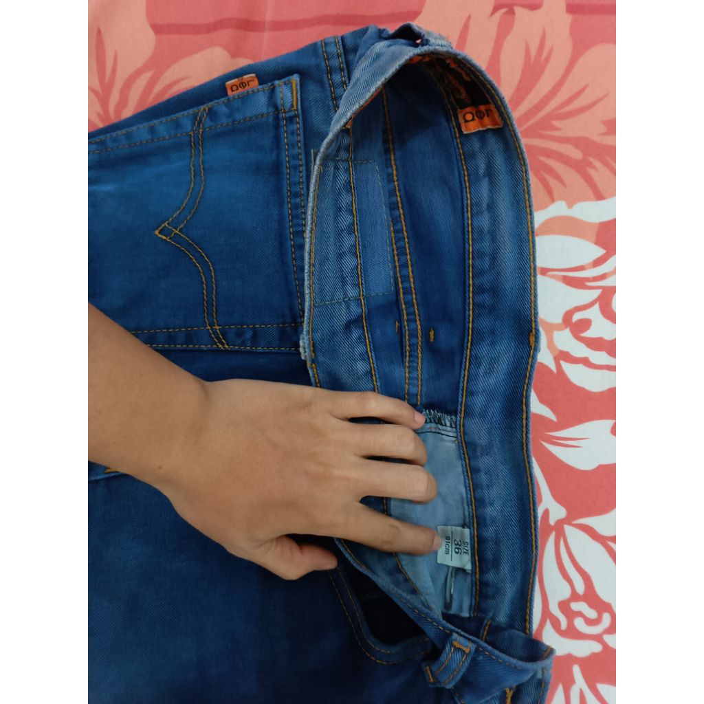 PRELOVED CELANA JEANS LEA SIZE 36