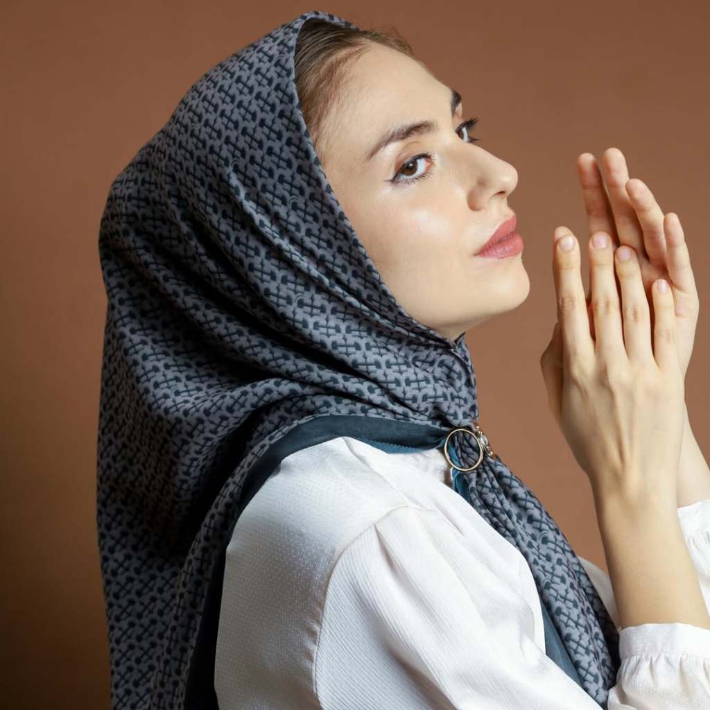 Letteria Scraf 120*120 By Kean Signature