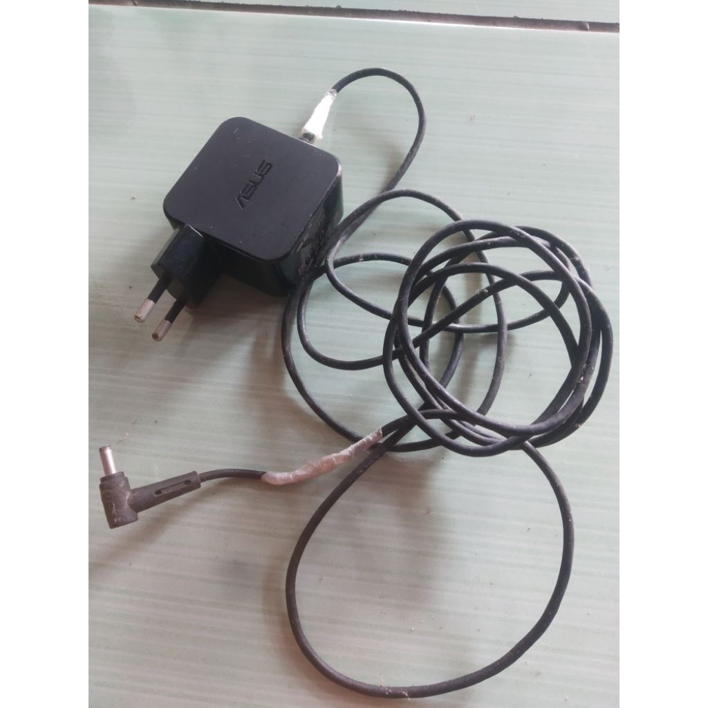 Adaptor charger cas laptop asus colokan kecil, 100% asli original bawaan/copotan laptop normal siap 