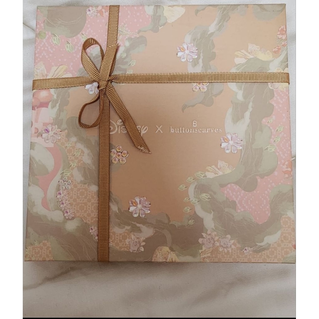 Buttonscarves New size 90x90 (small)