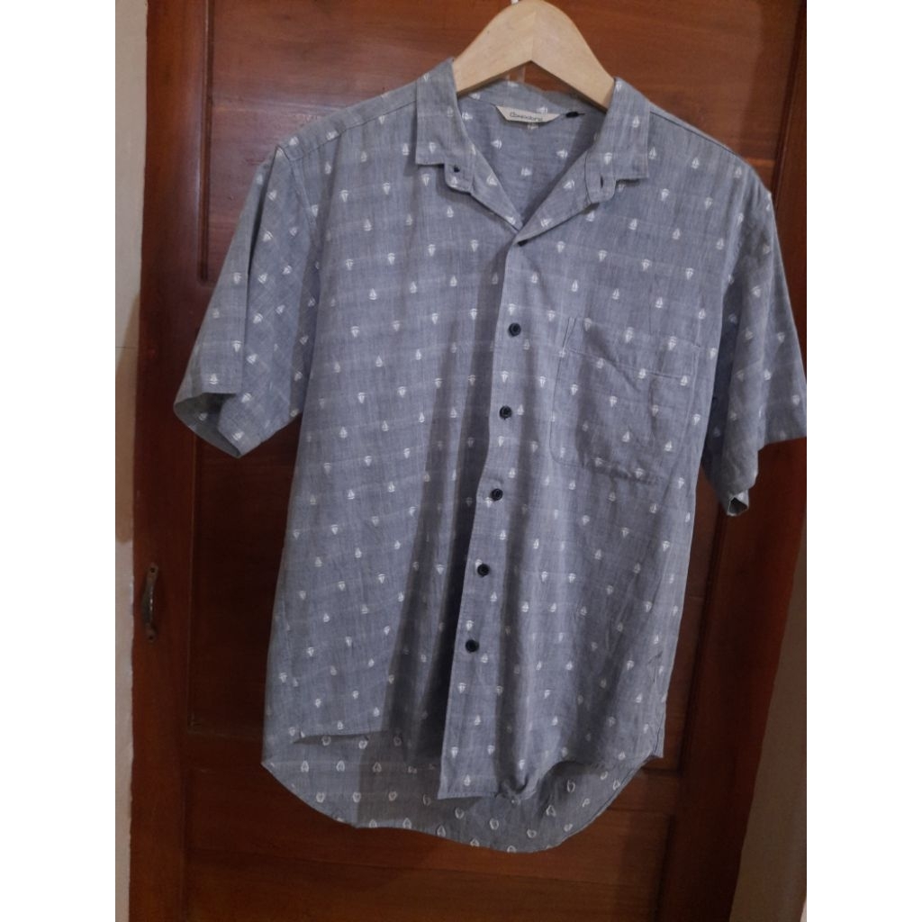 KEMEJA LENGAN PENDEK COMODORE