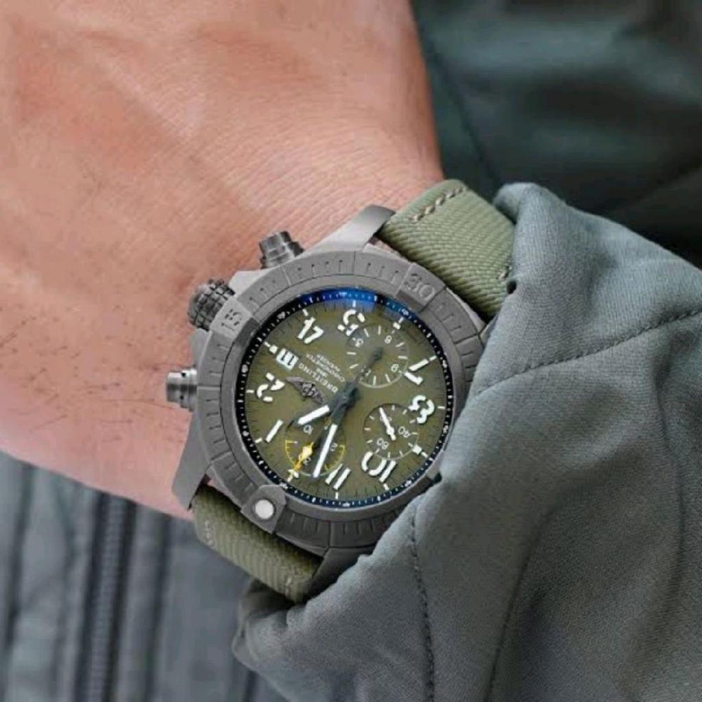 DK198 dkWatchBreitling Avenger Japan Quartz