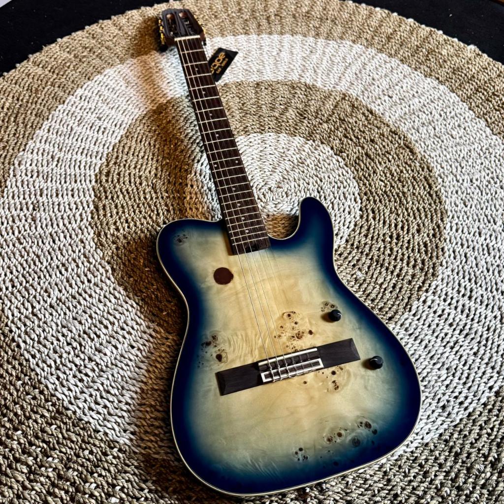 SQOE SPAIN SEGD600 NYLON ELECTRIC GUITAR WITH PIEZO IN WHITE / CHERRY SUNBURST / AURORA BLUE