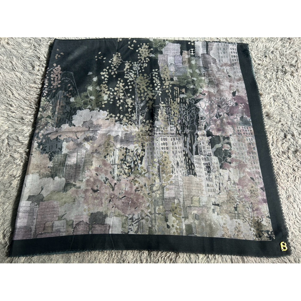 Buttonscarves New York Reborn Black