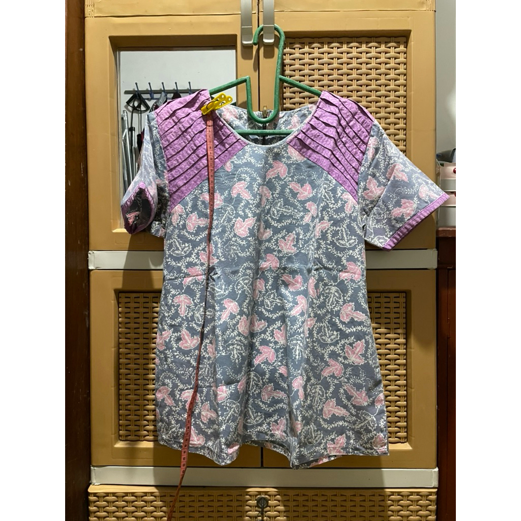 Batik wanita warna ungu