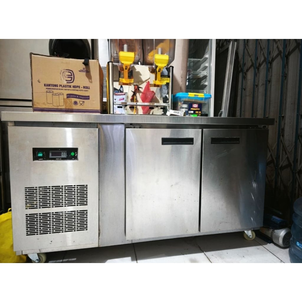 Undercounter Chiller 140 cm Bekas