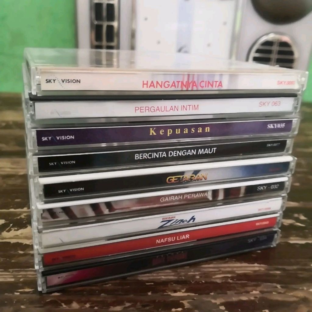 sepaket koleksi vcd semi dewasa indonesia