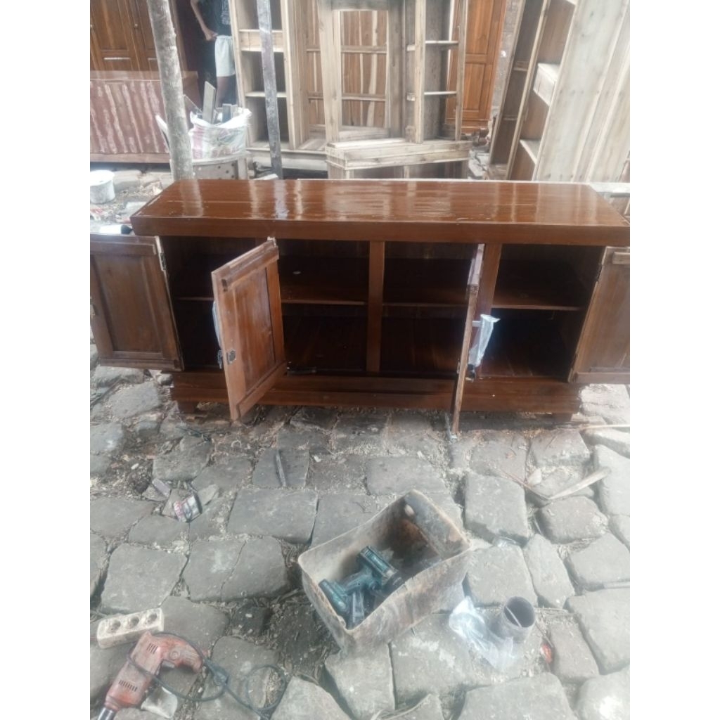 diswar  bupet tv kayu jati