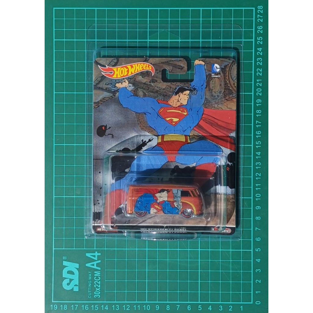 Hot Wheels DC Comics Volkswagen T1 Panel