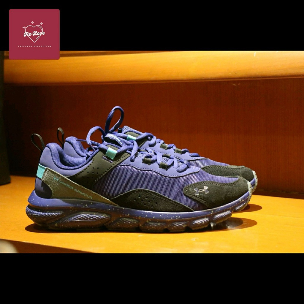 UNDER ARMOUR Charged Verssert Speckle