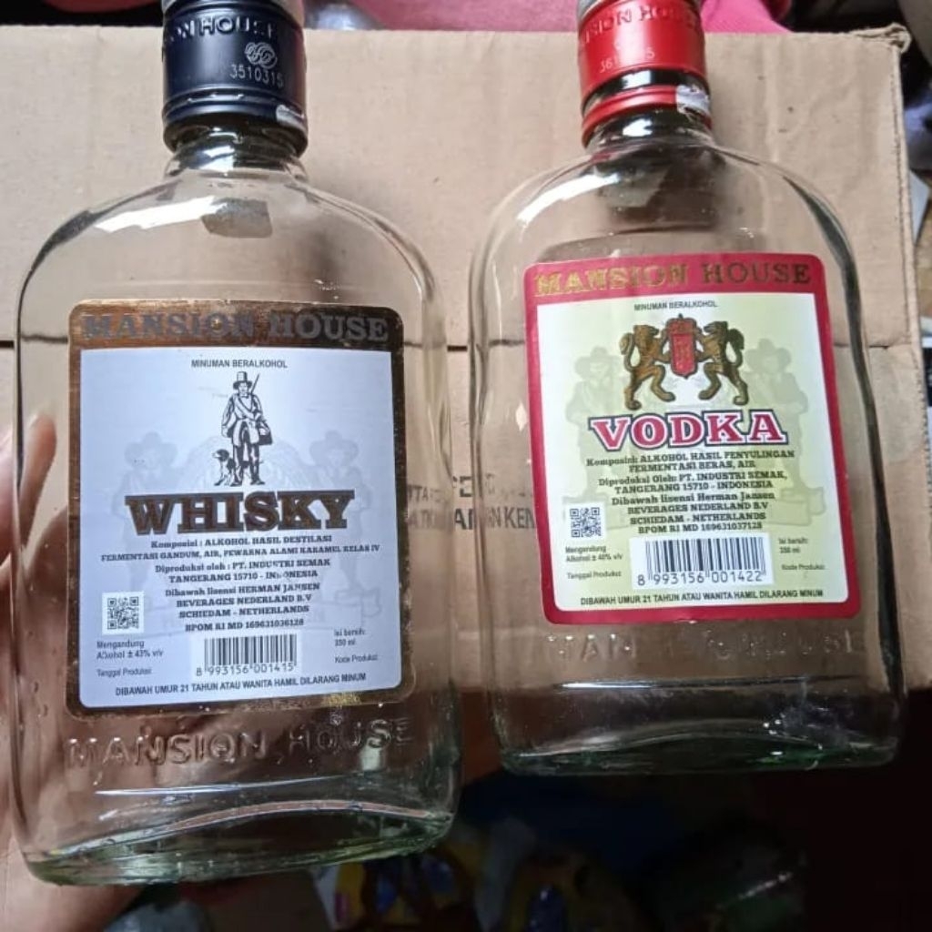 Botol Whisky/Vodka Hiasan Dinding (hanya botol kosong)