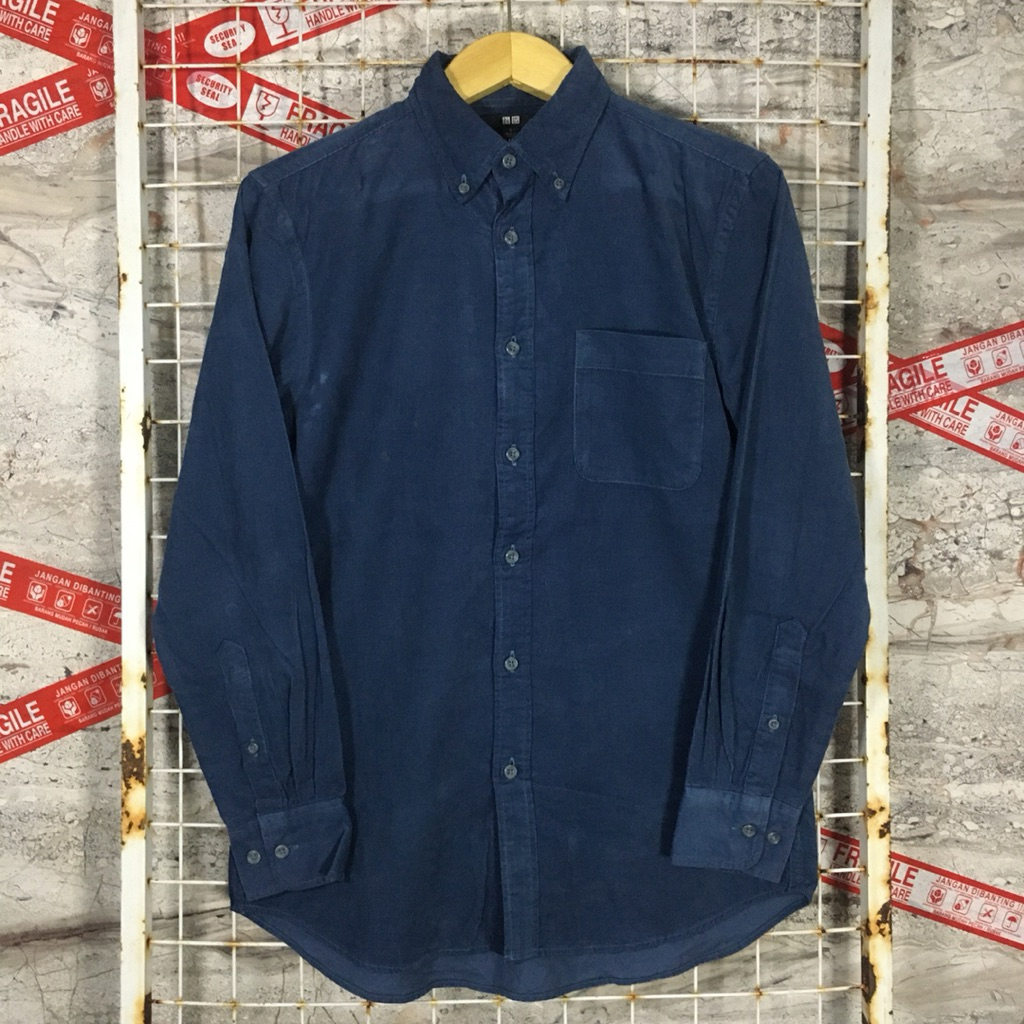 Kemeja Corduroy Uniqlo Original Second Branded . 05895