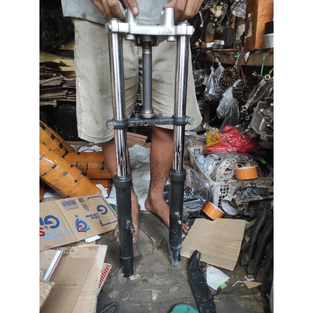 ShockBreaker Depan Vixion NVL / Vixion NVA Copotan Original