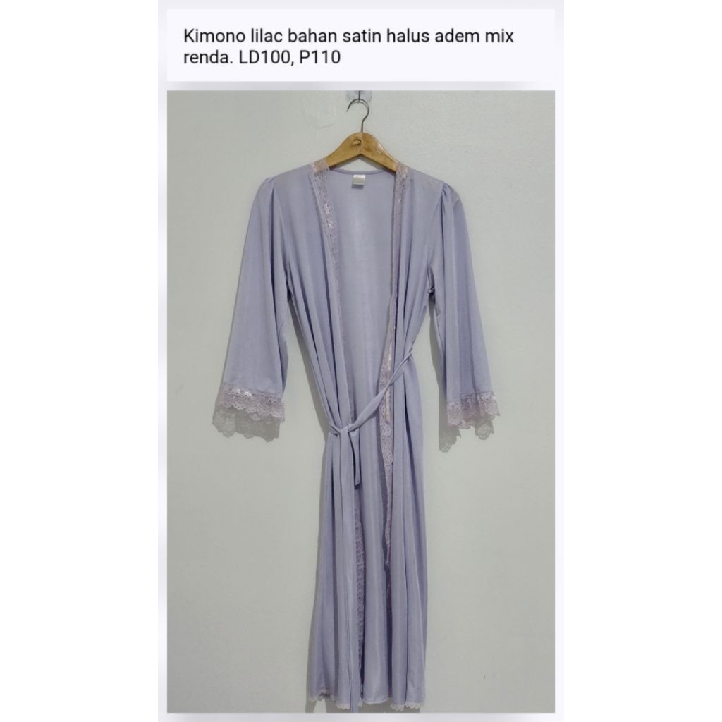 Kimono ungu muda lilac bahan satin halus adem mix renda pernah dipakai
