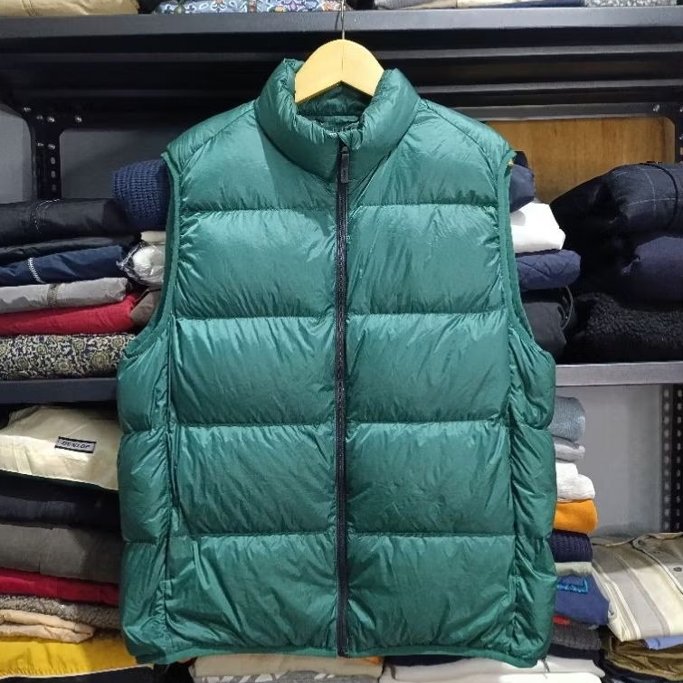 Rompi Uniqlo Green Ultra Light Down Vest