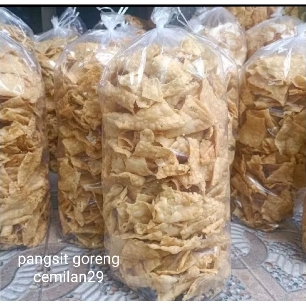 pangsit goreng daun seledri/pedas daun jeruk