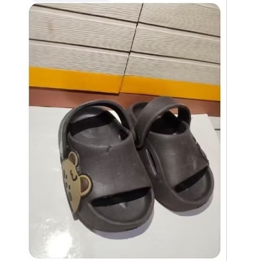 sandal anak preloved