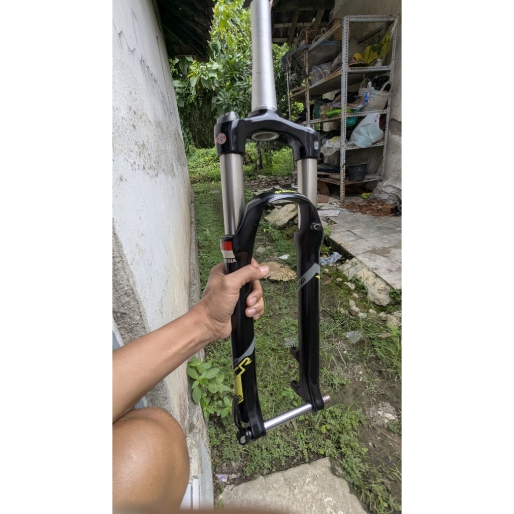 Fork Suntour XCR32