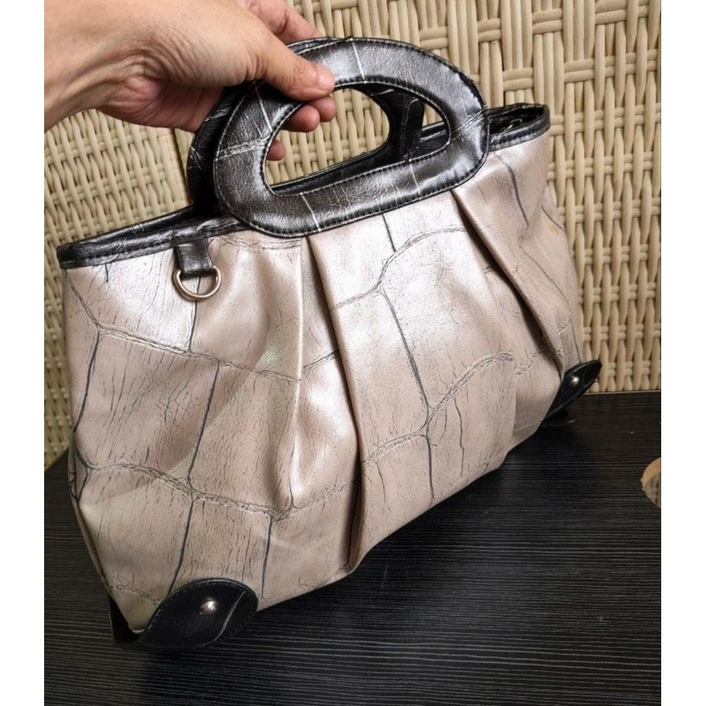 tas tenteng top handle buat pesta