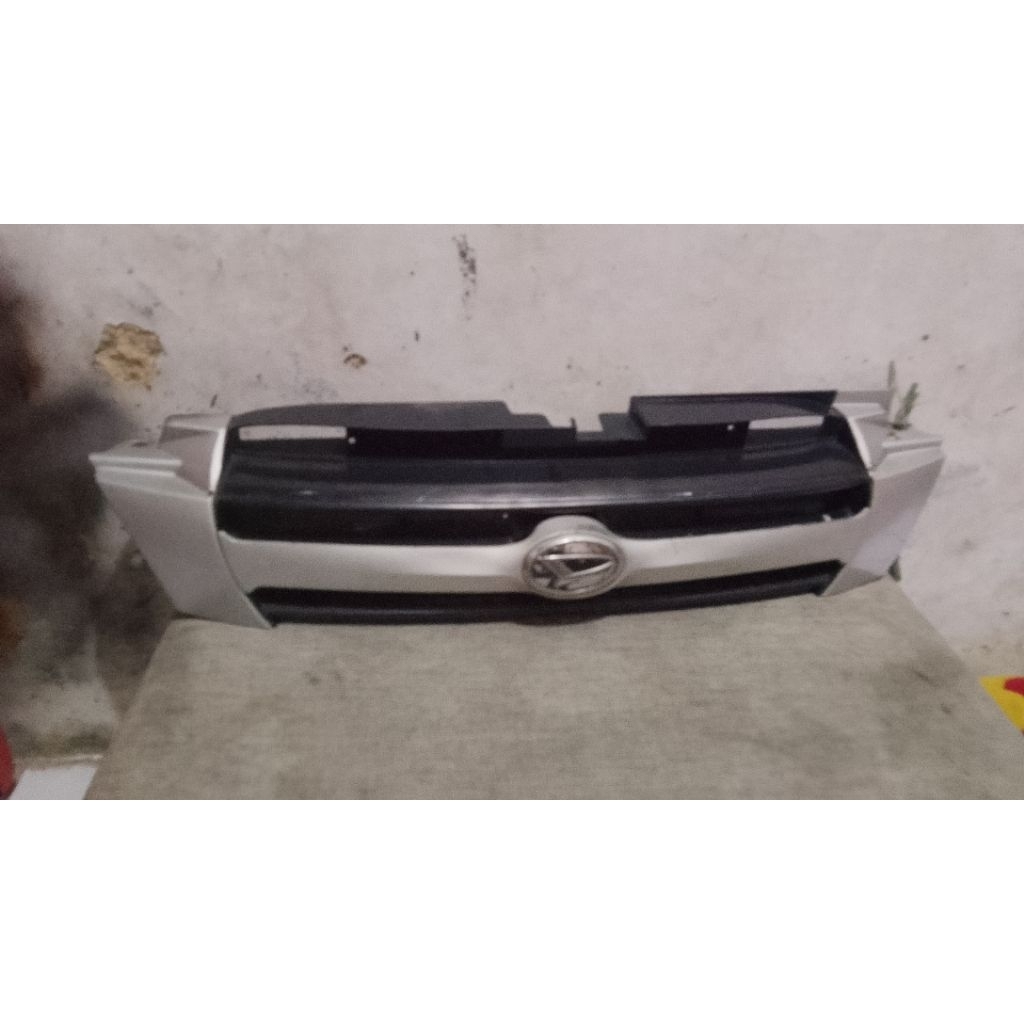 Grill grill Daihatsu Taruna Efi original