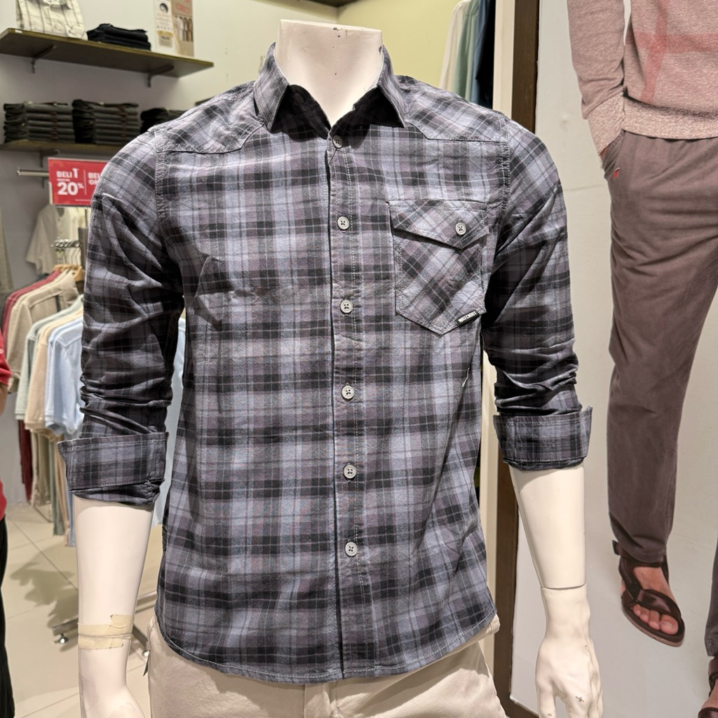 kemeja pria watchout