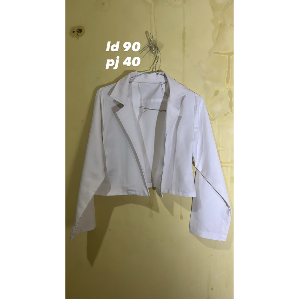 outer crop putih