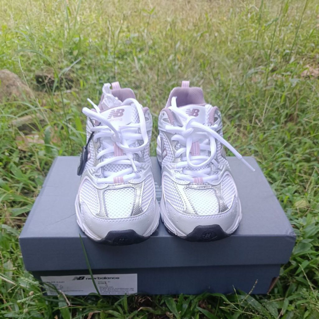 sepatu wanita New Balance 530