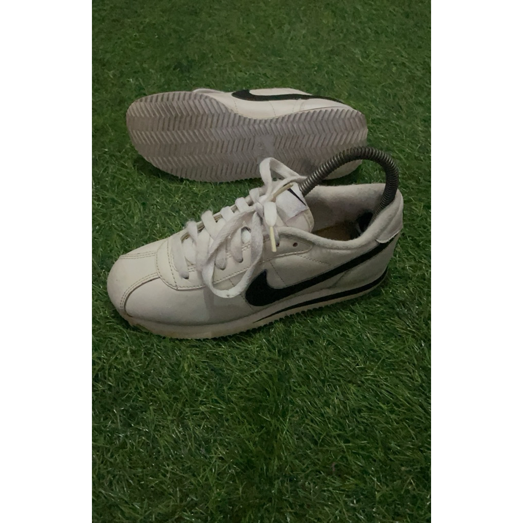 sepatu sneakers s35,5 nike cortez