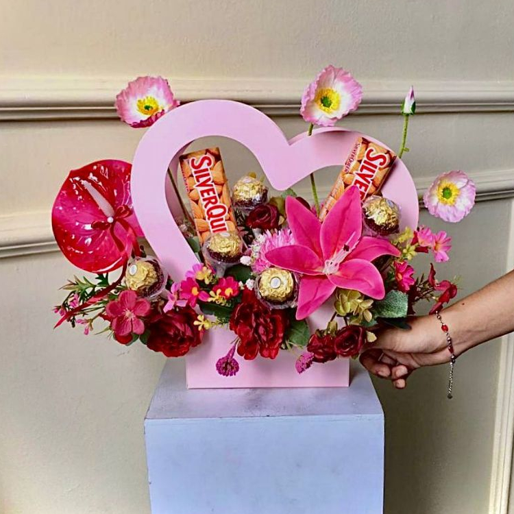 Heart shape box Valentine Gift - Hadiah Coklat Valentine Box Love Valentine Gift Love Chocolate Ferr