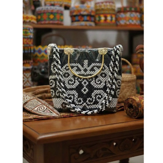 Tas Manik Dayak Handmade | Tas Etnik Estetik Wanita | Tas Pesta & Kondangan Unik Premium
