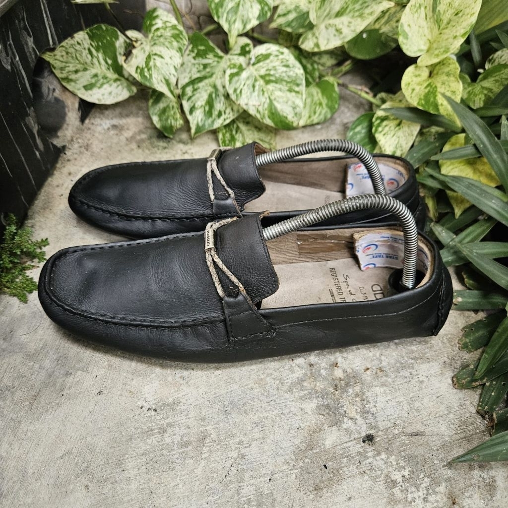 sepatu loafer second democrata size 42(27cm)