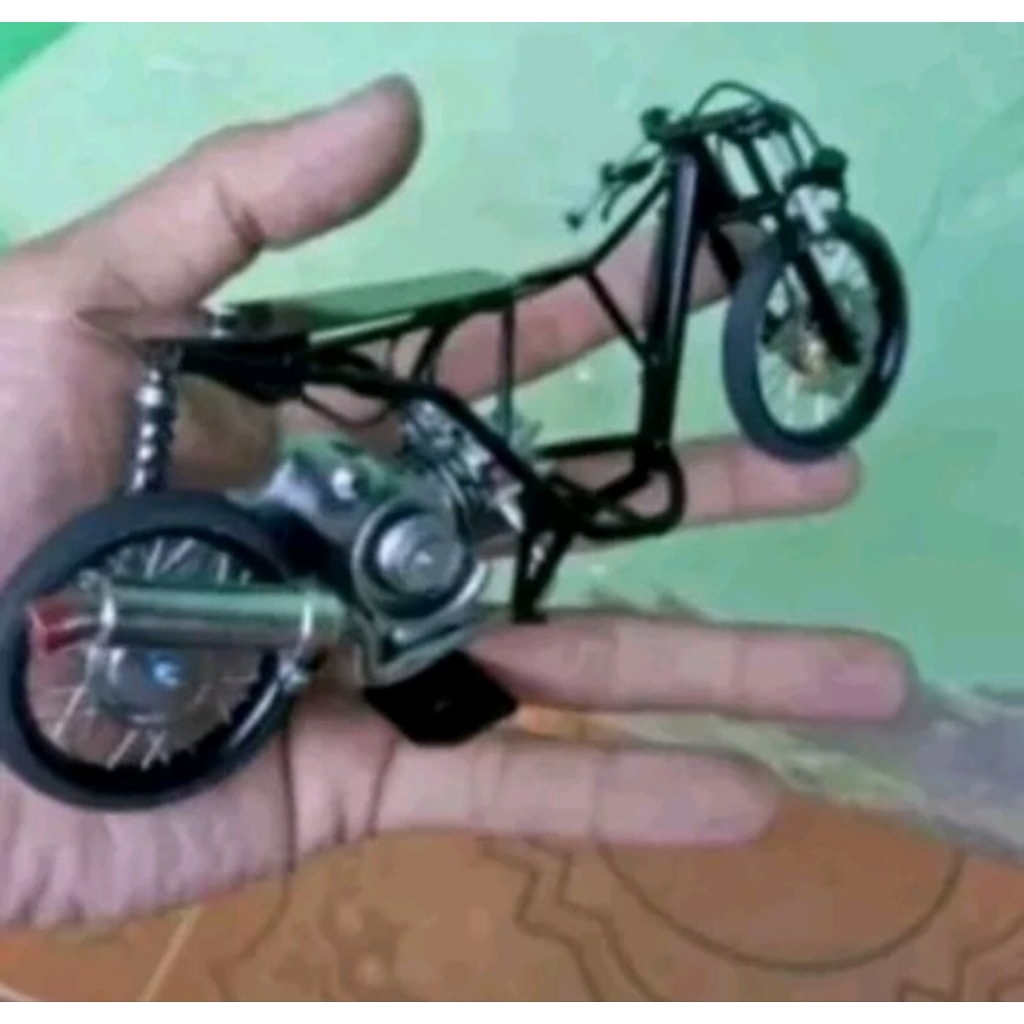 diecast miniatur motor Dragbike Honda beat karbu bisa di bongkar pasang scala1:16