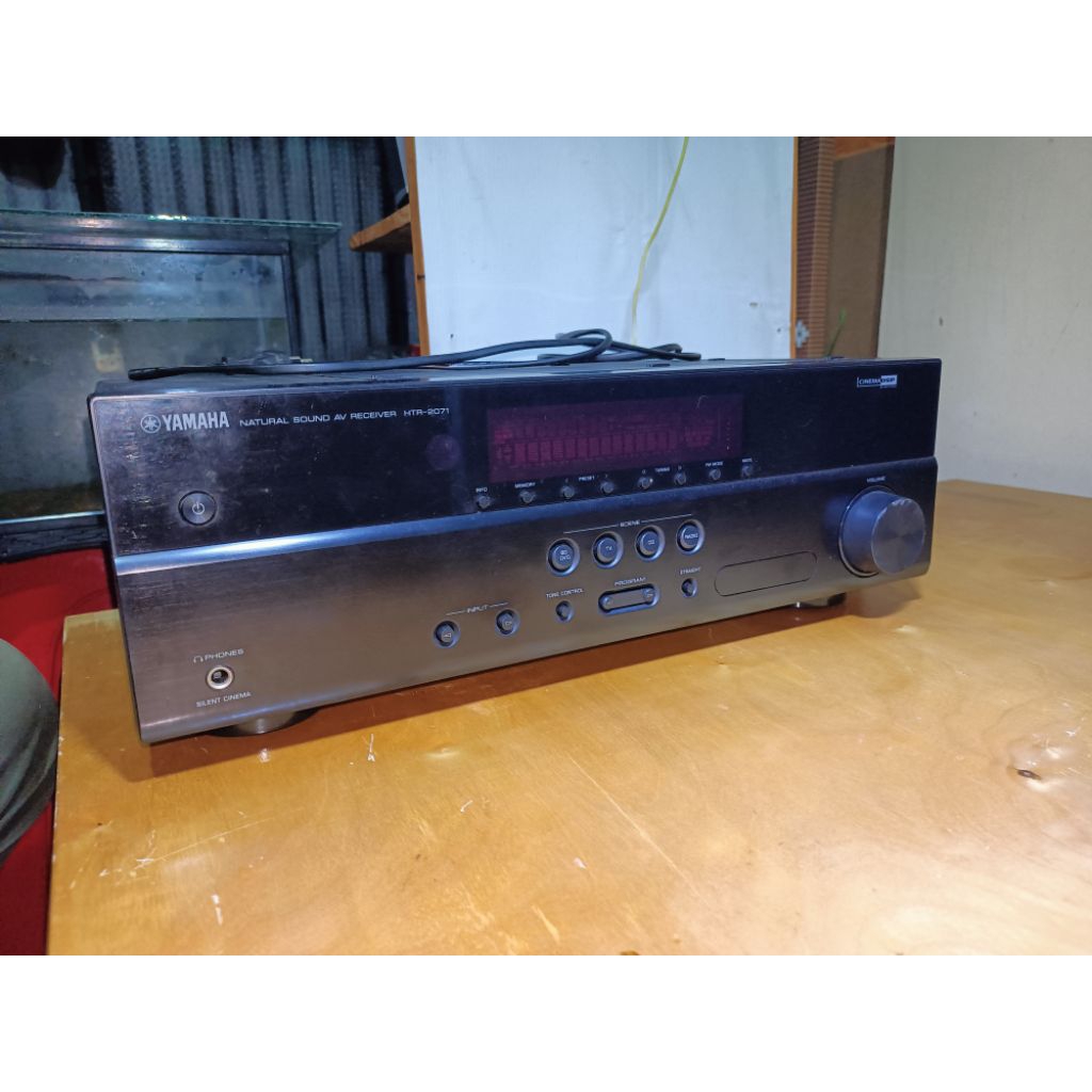 Yamaha HTR 2071 amplifier