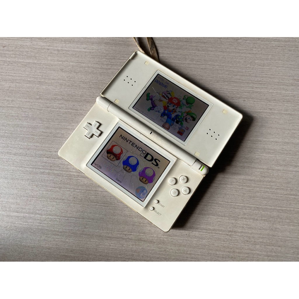 Nintendo DS Lite